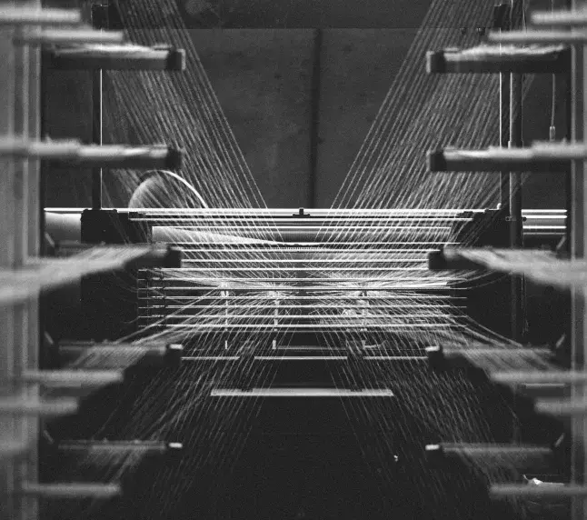 Urdido, engomado y teñido de índigo